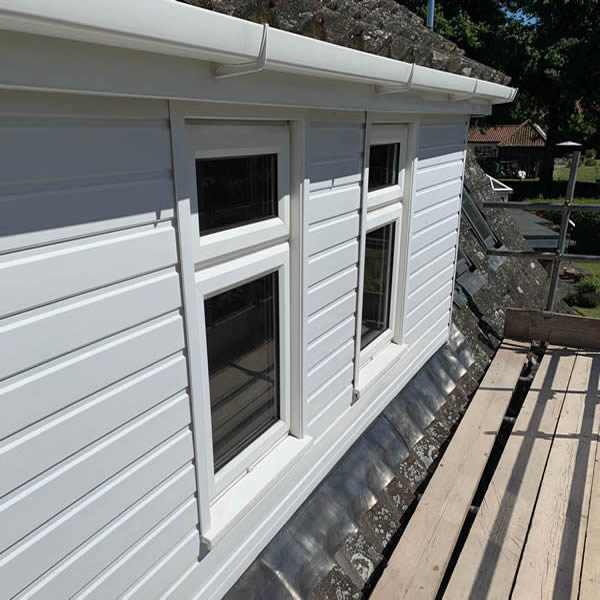 Pearl white
With optional astracal glazing bar
